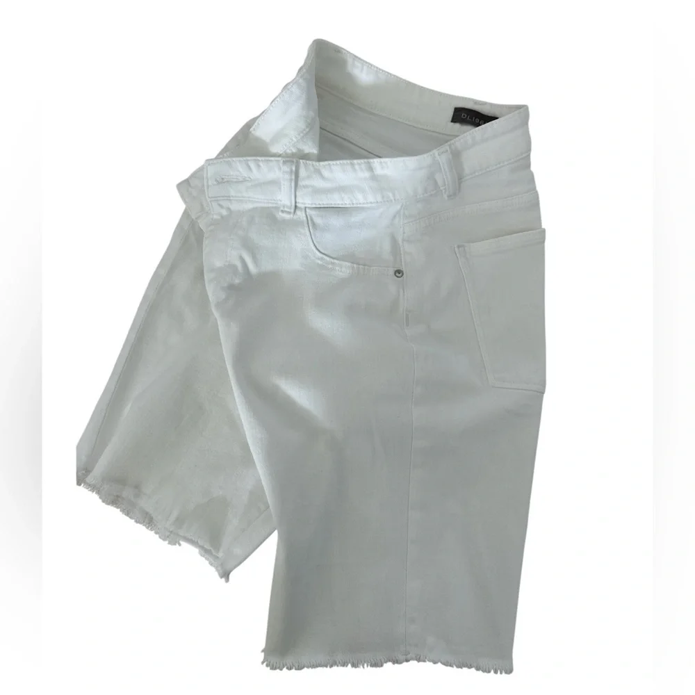 DL1961 Women’s White Jeans Bermuda High Rise Vintage Straight Shorts Size 27
